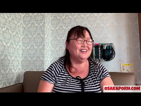 ❤️ Mama japoneză grasă își arată sânii uriași și se bucură de o jucărie sexuală. O mamă asiatică de 51 de ani vorbește despre experiența ei sexuală. Yukiko 1 OSAKAPORN milf grasă. ☑ at ro.loanworld.top ️❤