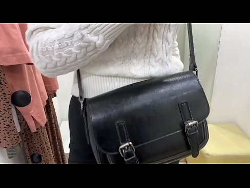 ❤️ Masturbarea în public a tinerei târfe FeralBerry cu un dildo în cabina de probă ☑ at ro.loanworld.top ️❤
